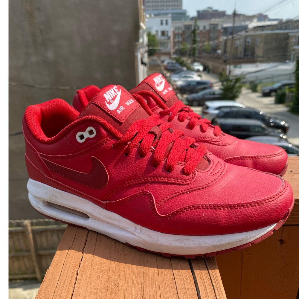 Red Nike Air Max